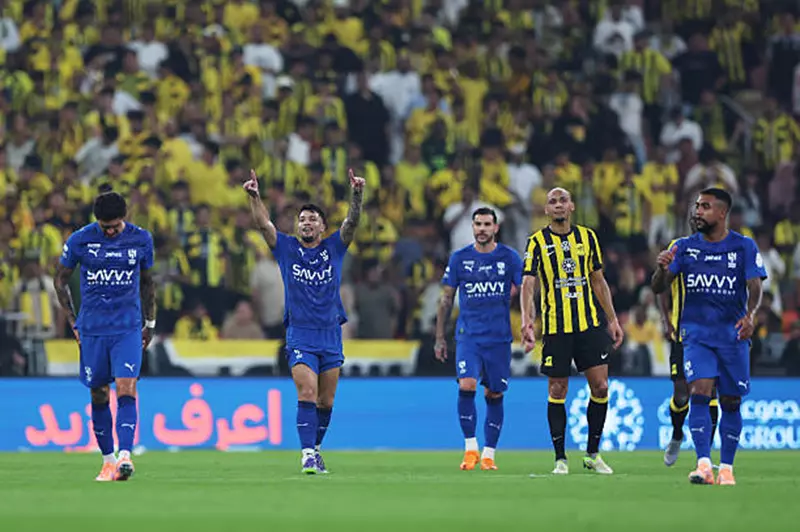 الهلال يعمق جراح الاتحاد ويشعل صراع القمة في الدوري